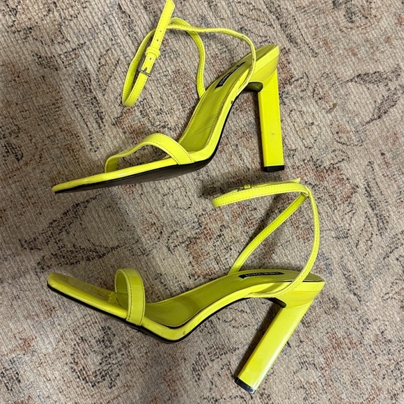 Nine West Neon Patent Ankle Strap Heels Size 7.5 - Picture 2 of 2